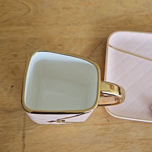 NWOT Pink ceramic coffee mug in the shape of a handbag with gold trim - Picture 6 of 9